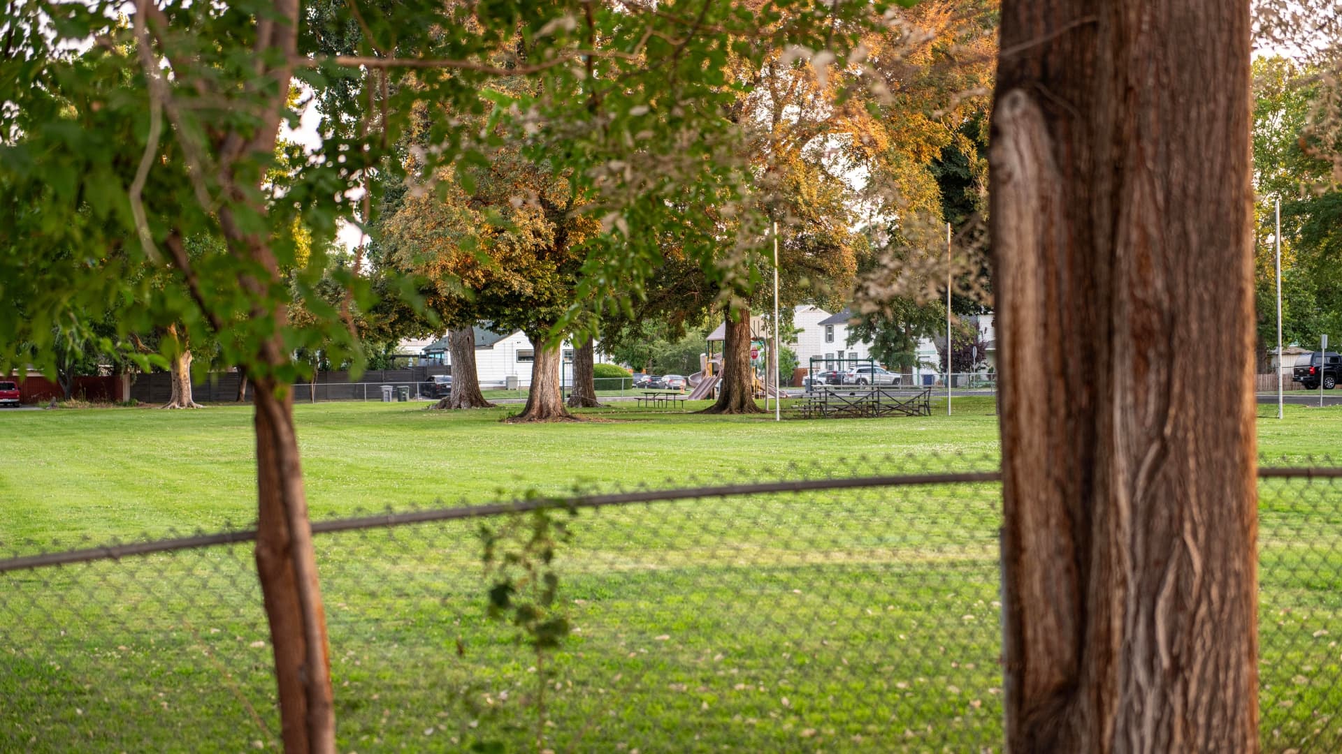 Image showing the park located behind Sir Suds laundromat